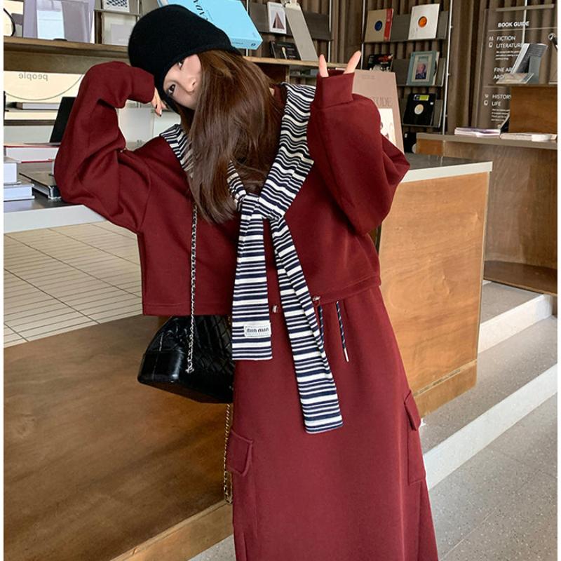 マフラーキャップ×ロゴトレーナー×スカート3点セット(2colors)