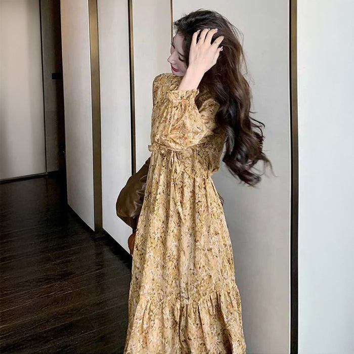 小花柄ティアードワンピース