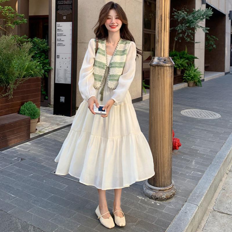 グリーンボーダーカーディガン×キャミソールワンピース