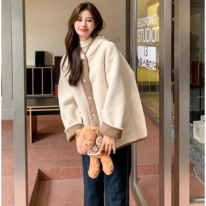 フード付きラムウールボアコート