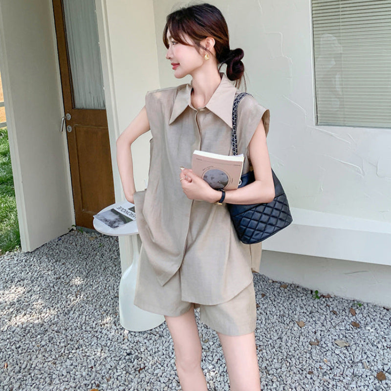 ノースリーブシャツ×ショートパンツセットアップ