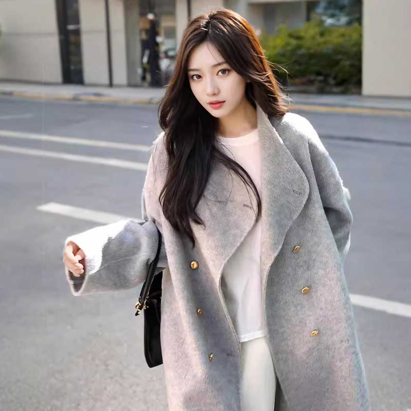 ワイドラペルロングコート