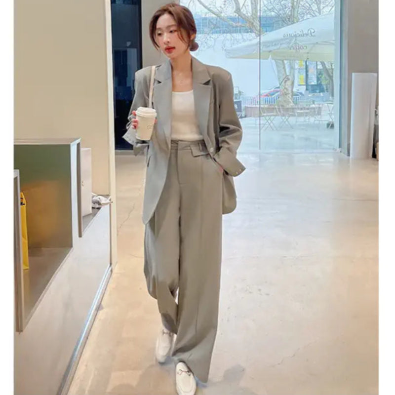 ソフトグレーワイドレッグパンツスーツ