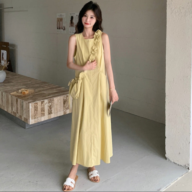 プリーツデザインノースリーブワンピース