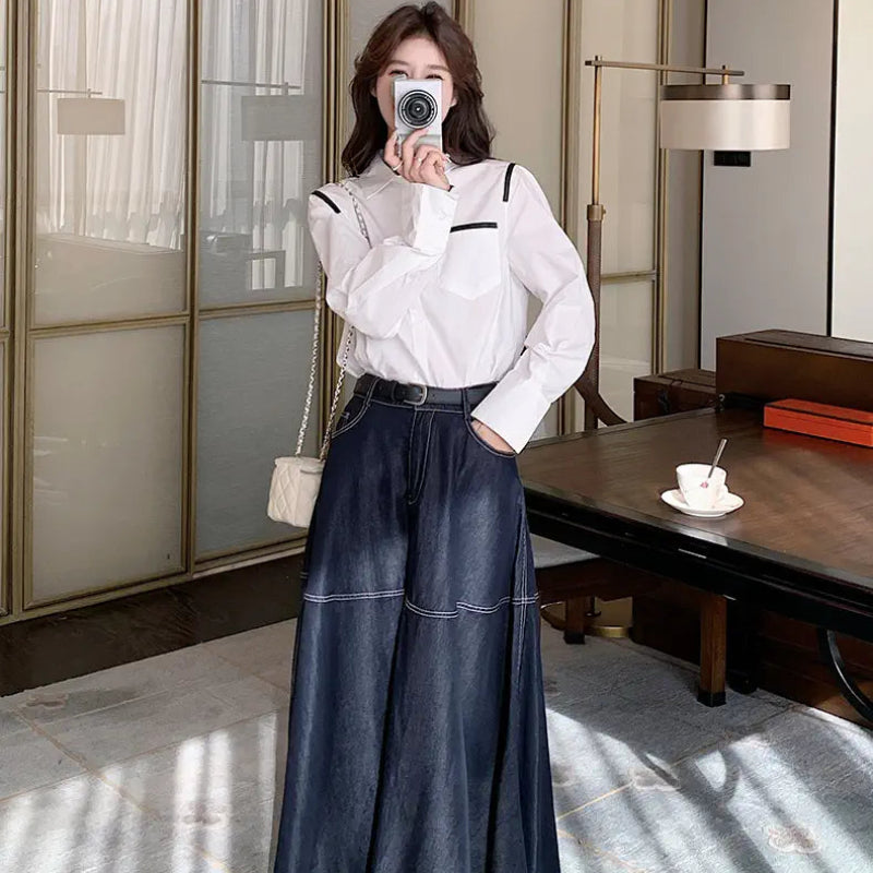 ホワイトシャツ×フレアデニムスカート