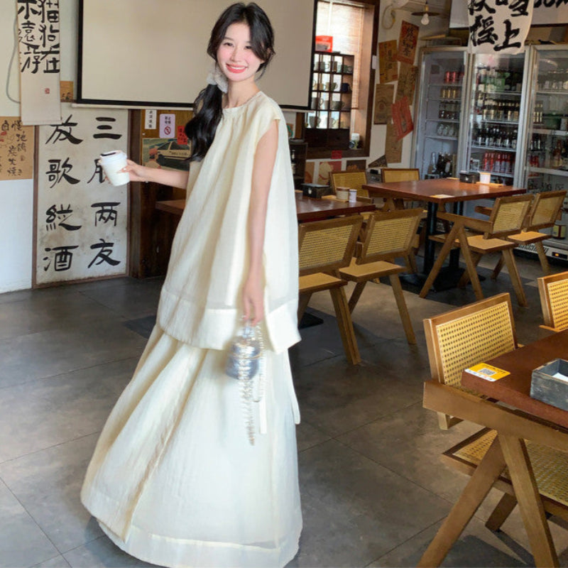 ノースリーブカットソー×ロングスカートスーツ