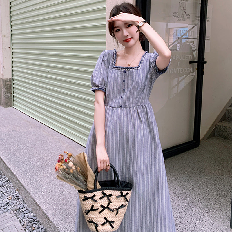 ストライプスクエアネックパフスリーブワンピース