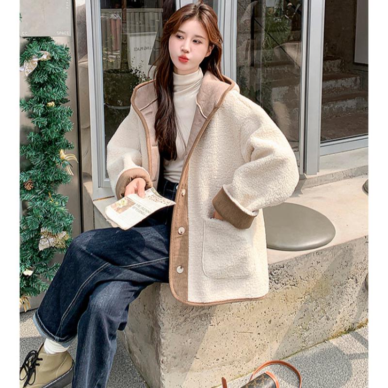 フード付きラムウールボアコート