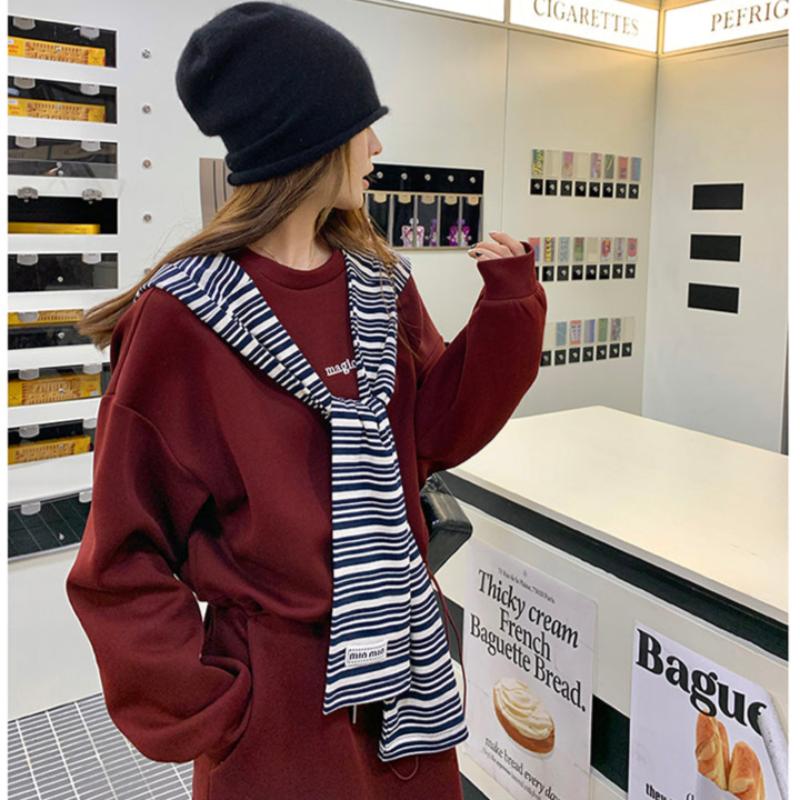 マフラーキャップ×ロゴトレーナー×スカート3点セット(2colors)