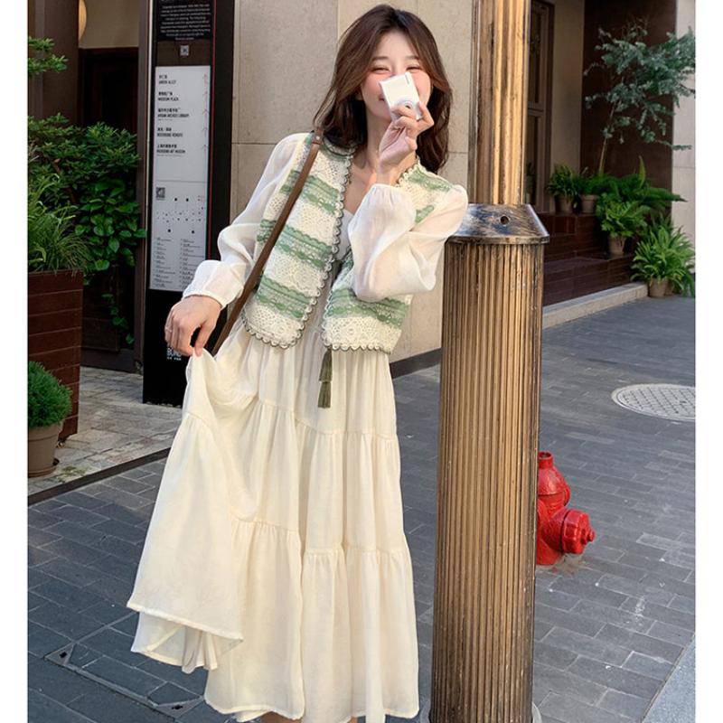 グリーンボーダーカーディガン×キャミソールワンピース