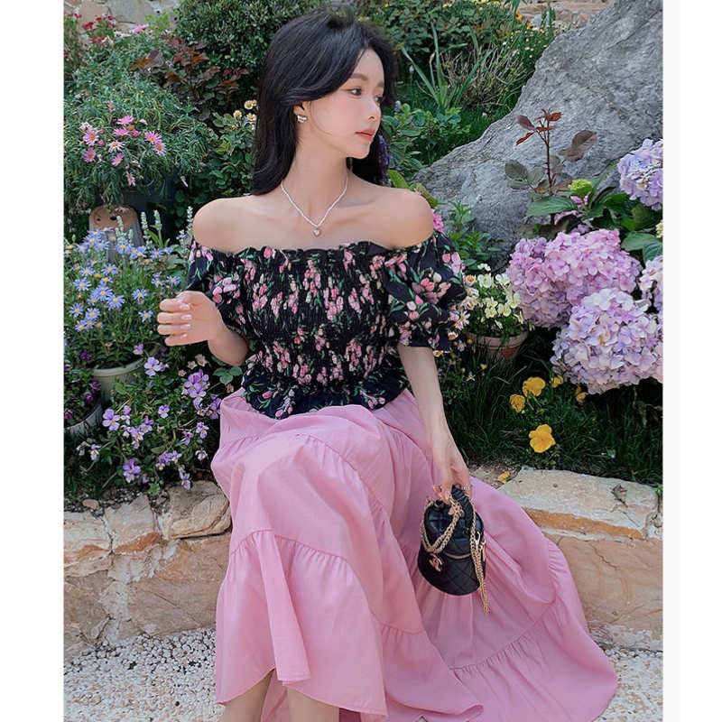 2WAYオフショルダーシャーリング花柄ブラウス×ティアードロングスカート