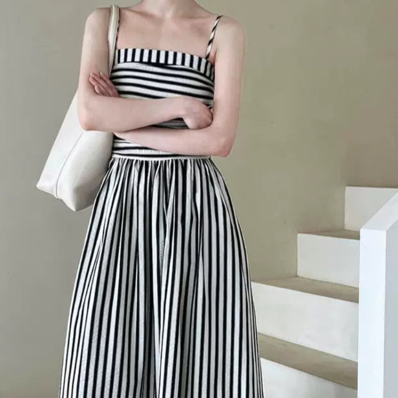 モノトーンストライプキャミソールワンピース