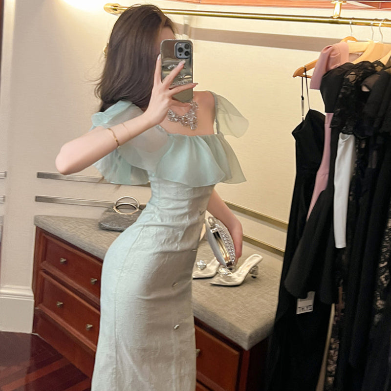 フリルネックフラワーエンボスドレス