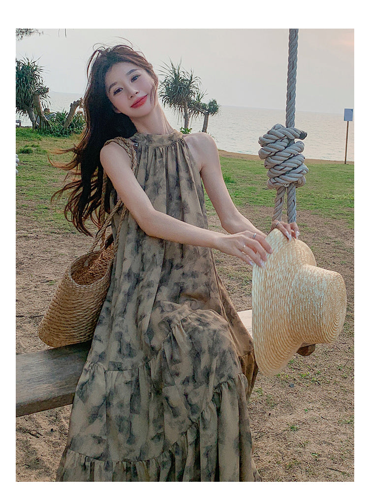 ホルターネックフラワーワンピース