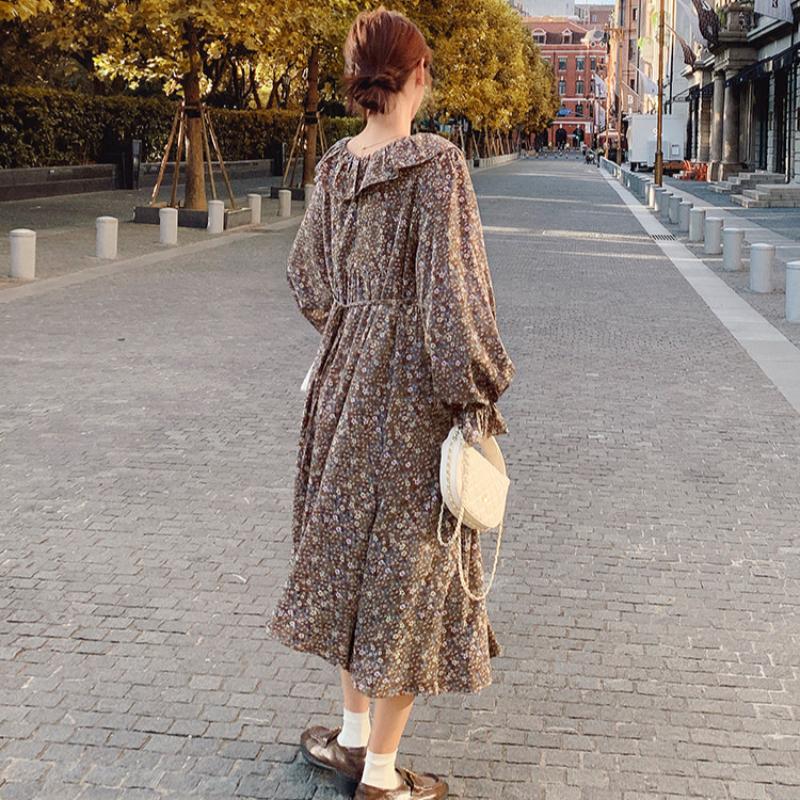 ノーカラーベスト×レトロフラワーワンピース