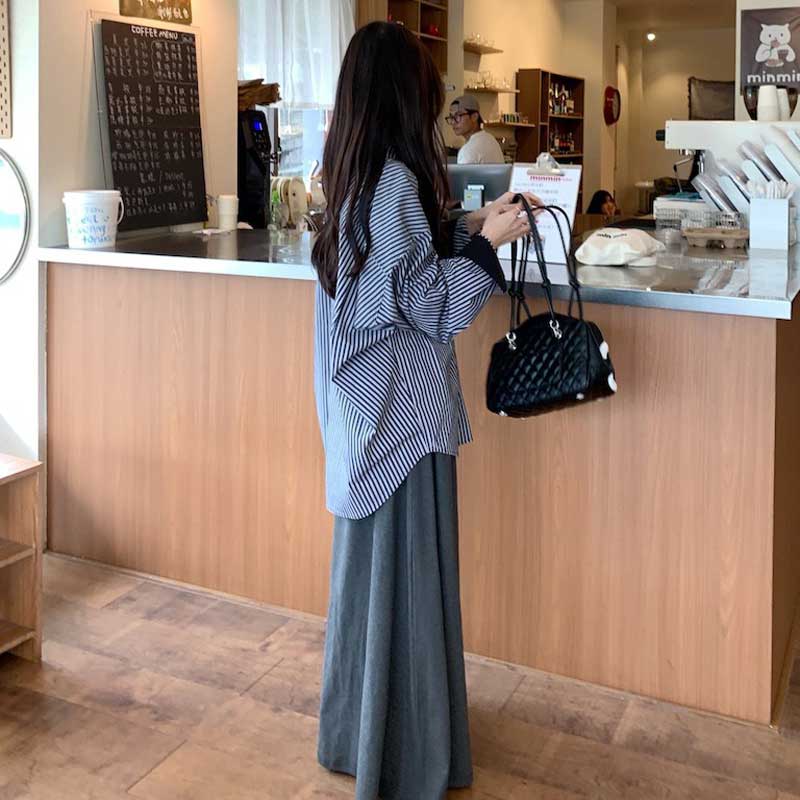 ストライプシャツ×ジャージーマキシスカート