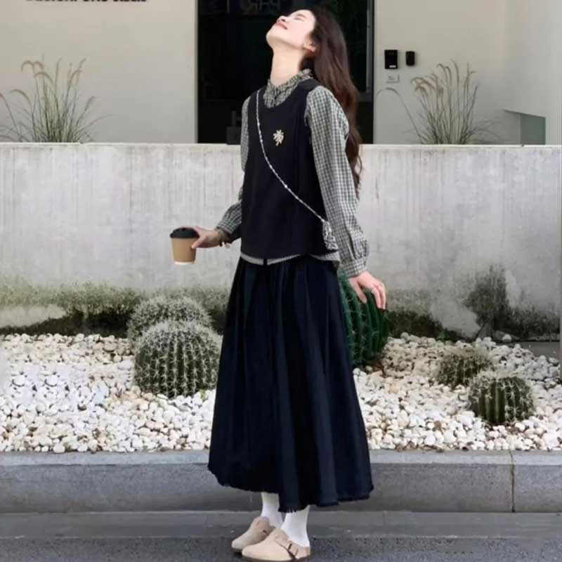 チェックシャツ×ラウンドネックベストセットアップ