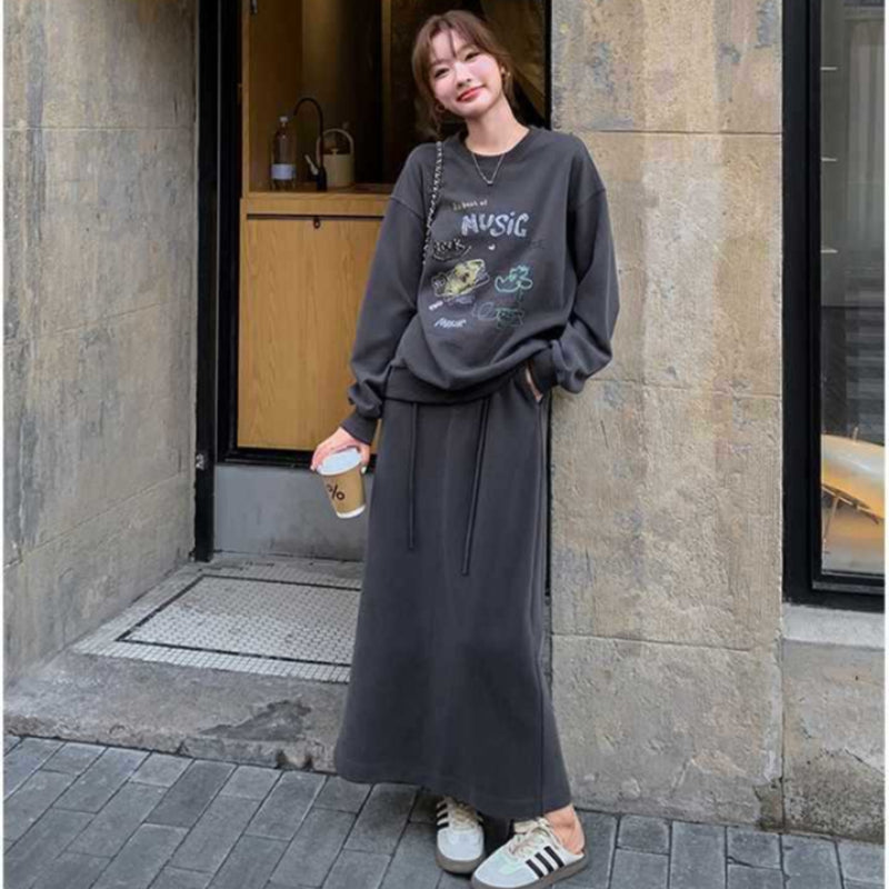 プリントトップス×バックスリットスカートスウェットセット