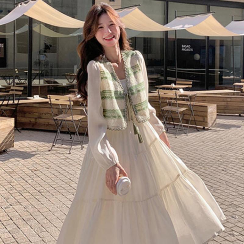 グリーンボーダーカーディガン×キャミソールワンピース