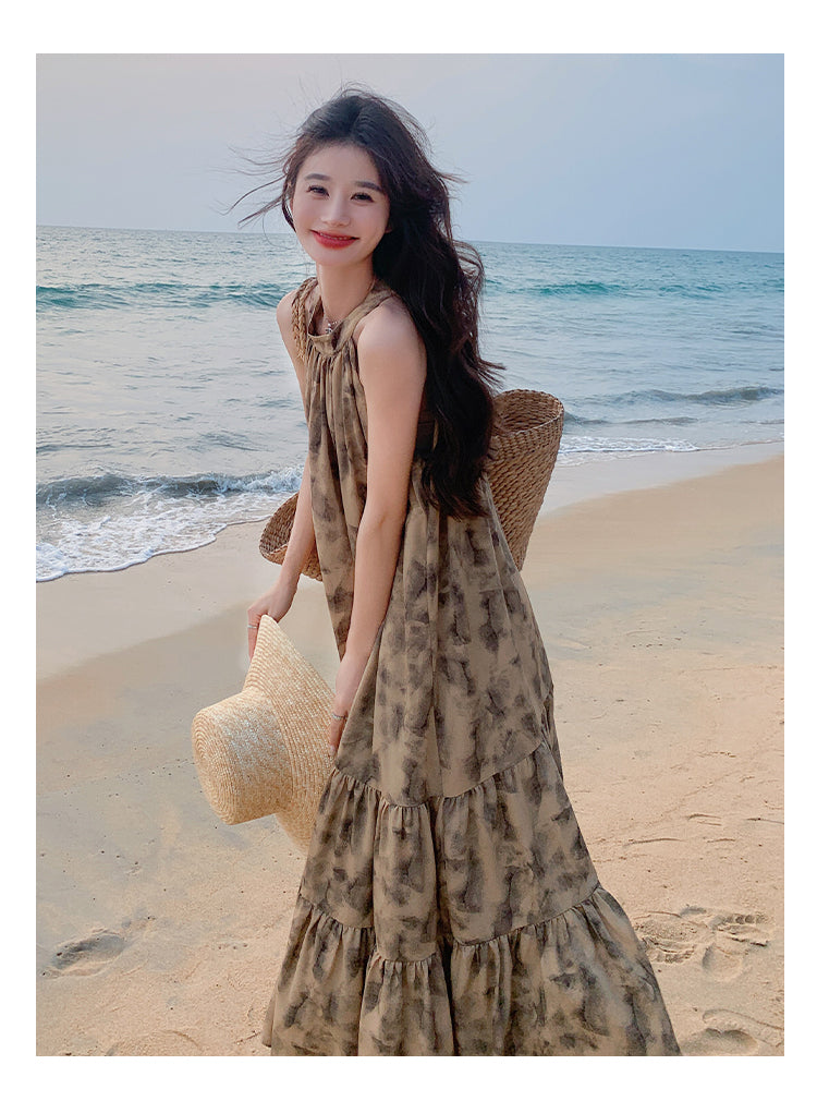 ホルターネックフラワーワンピース