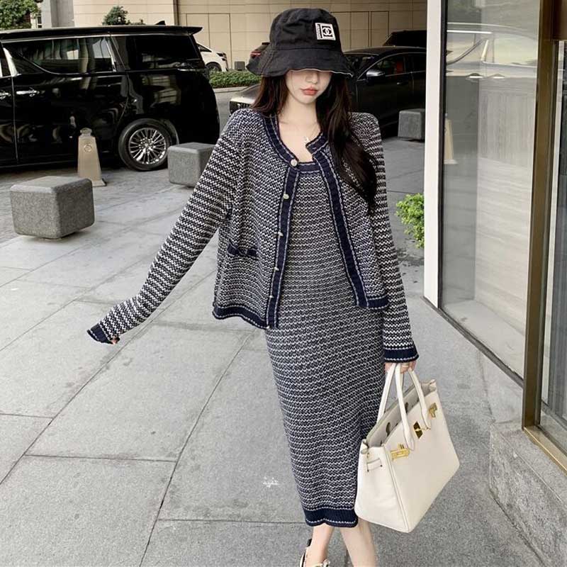 ボーダーニットジャケット×ノースリーブワンピース