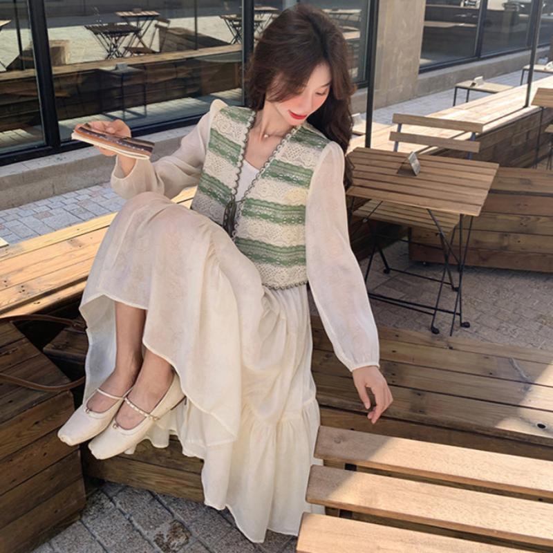 グリーンボーダーカーディガン×キャミソールワンピース