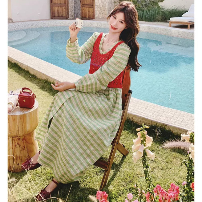 レースベスト×グリーンチェックワンピース