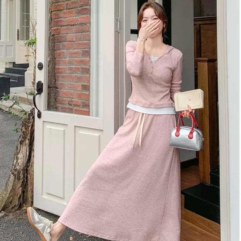 スウェットパーカー×スカートセットアップ