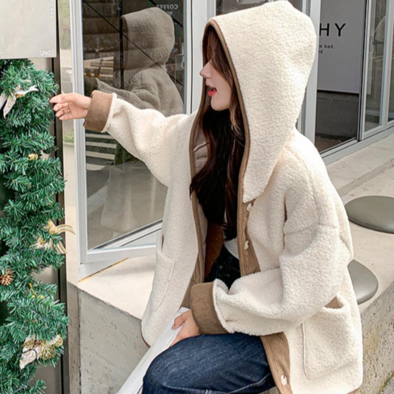 フード付きラムウールボアコート