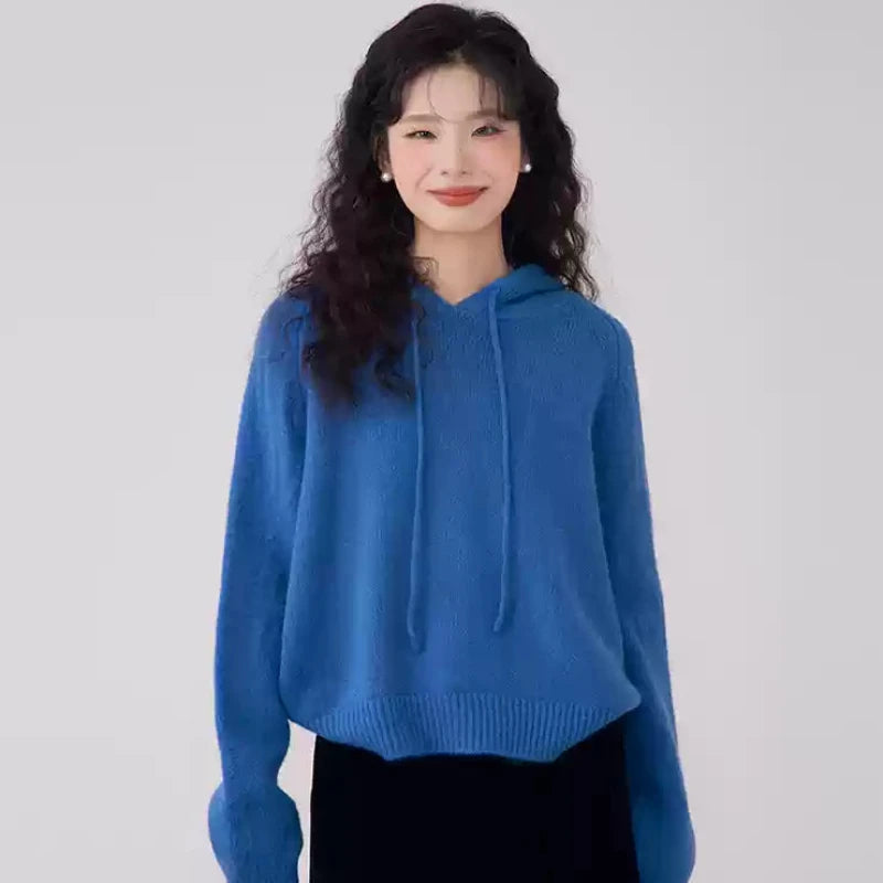 ロイヤルブループルオーバーニット