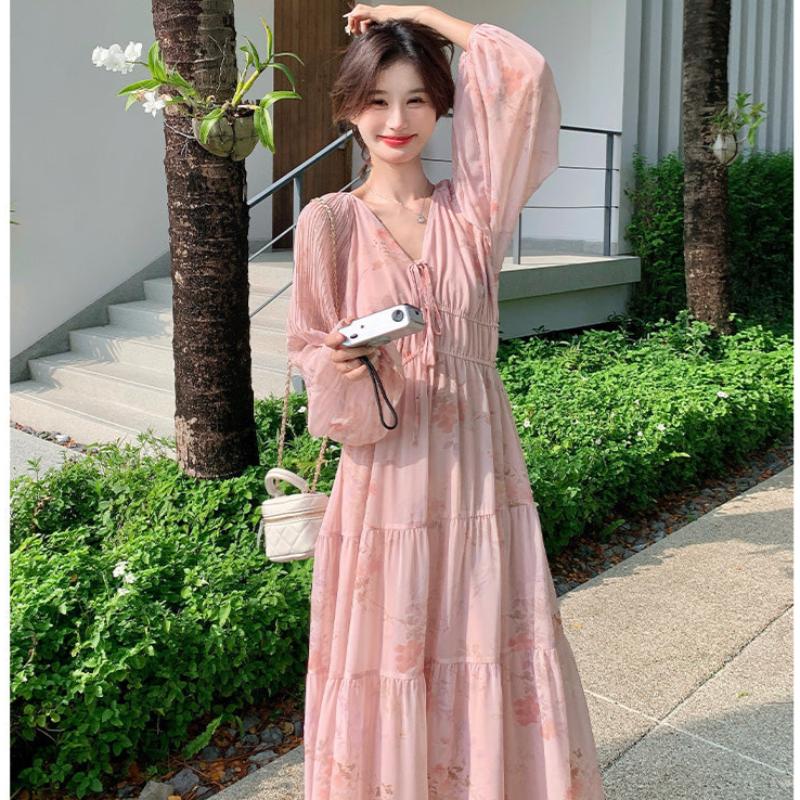 フェミニンピンクフローラルワンピース