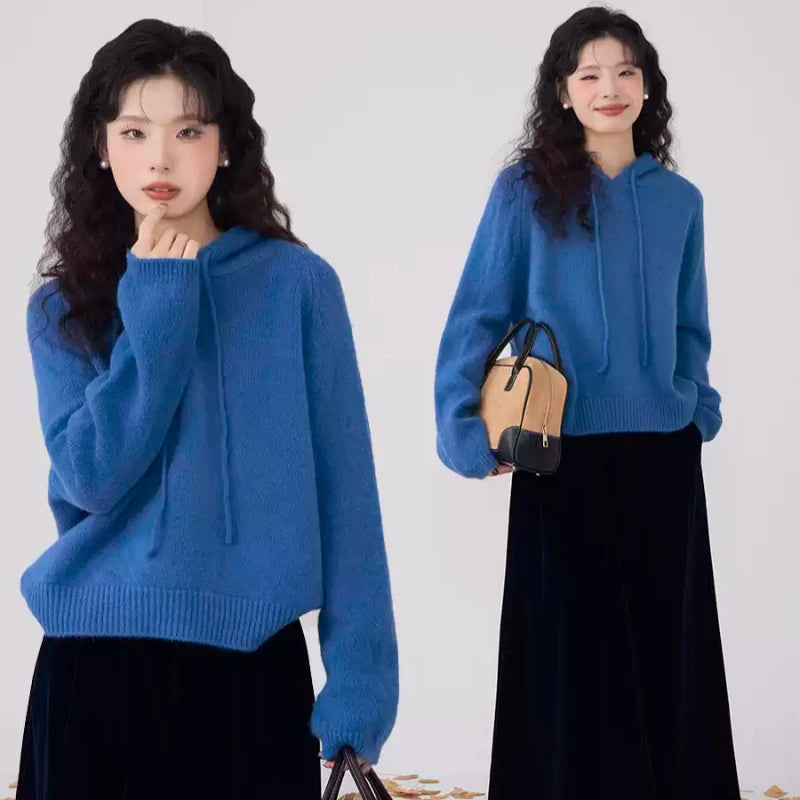 ロイヤルブループルオーバーニット