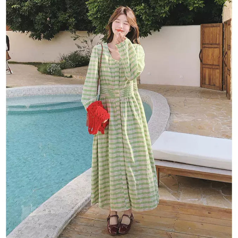 レースベスト×グリーンチェックワンピース