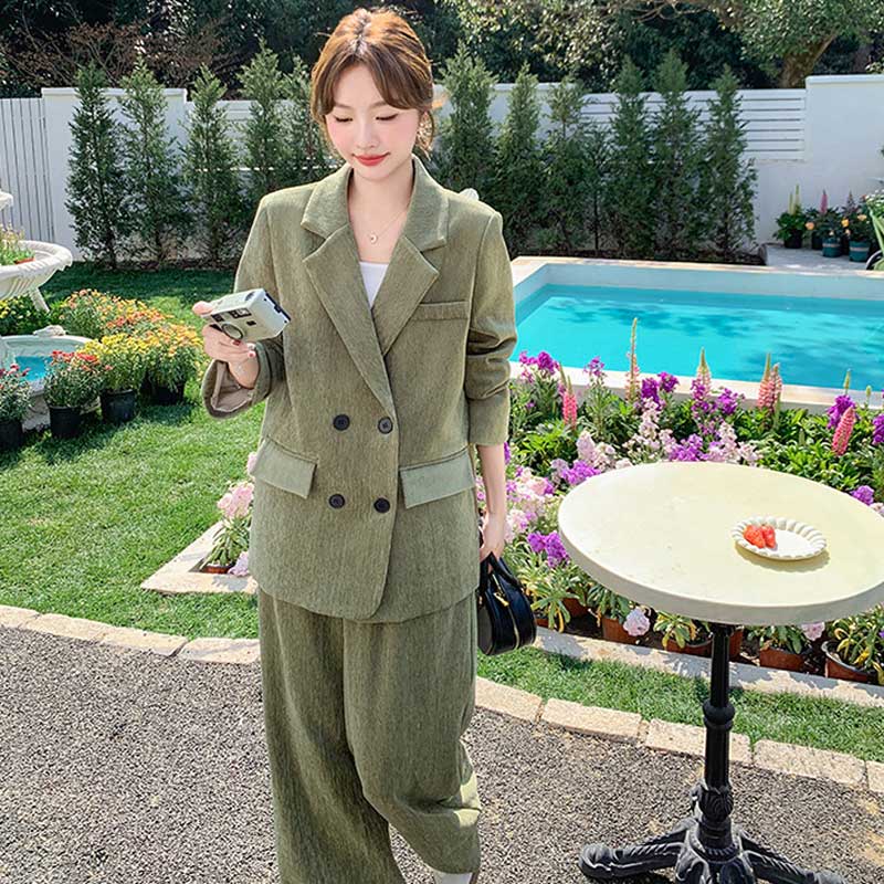 オーバーサイズグリーンセットアップ