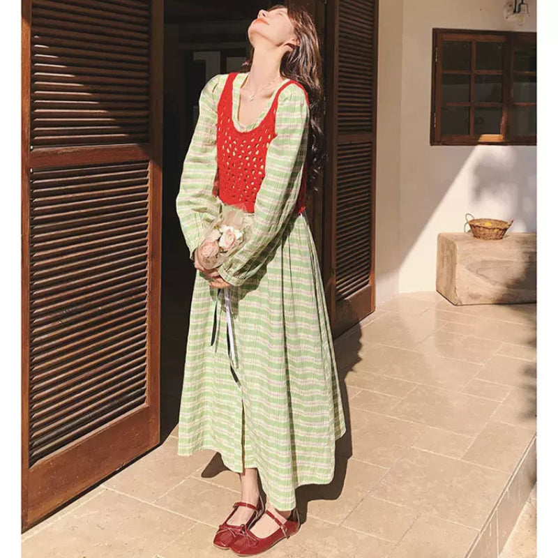 レースベスト×グリーンチェックワンピース