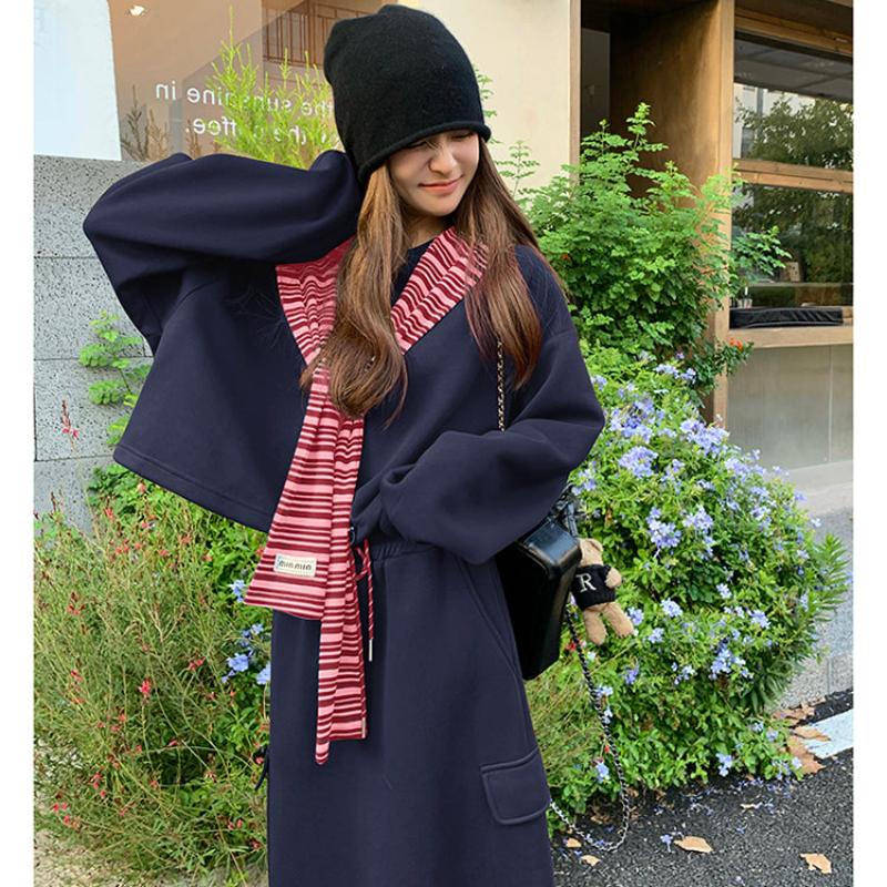 マフラーキャップ×ロゴトレーナー×スカート3点セット(2colors)