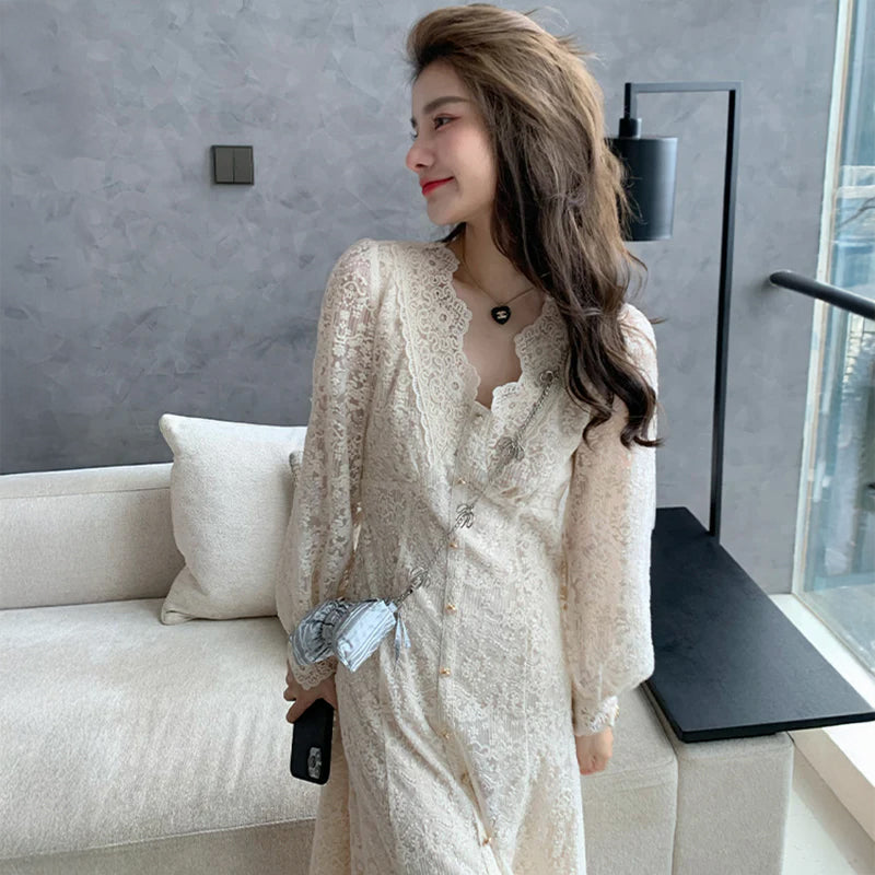 Aラインレース刺繍ワンピース