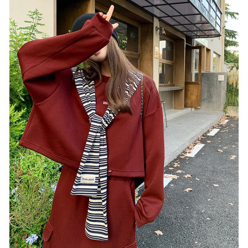 マフラーキャップ×ロゴトレーナー×スカート3点セット(2colors)