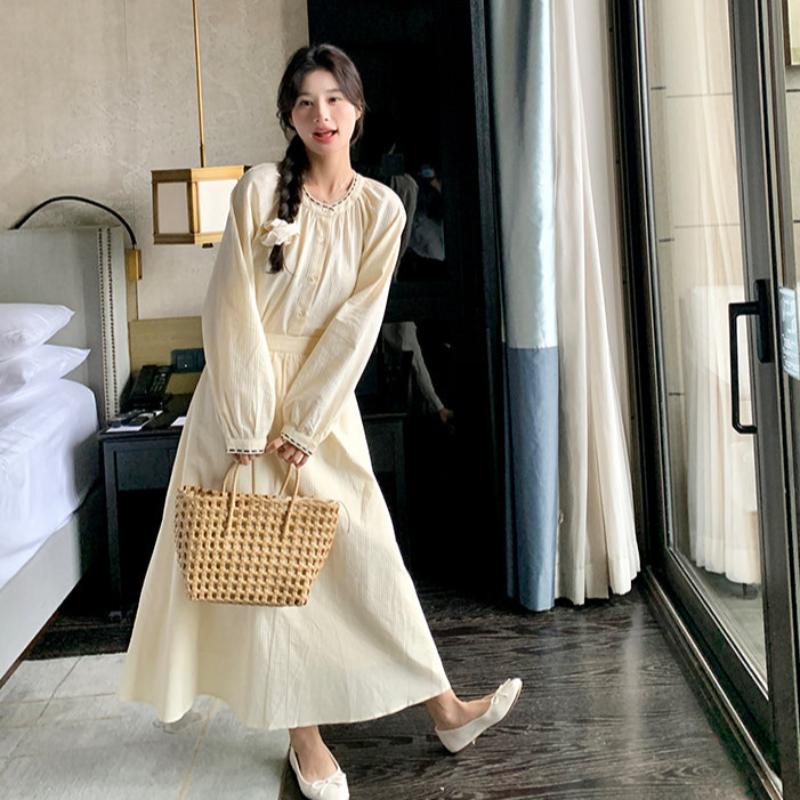 オフホワイトブラウス×フレアスカートセット