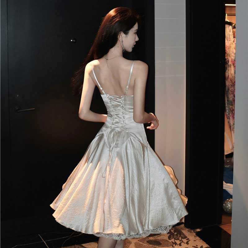 バックレースアップワンピース