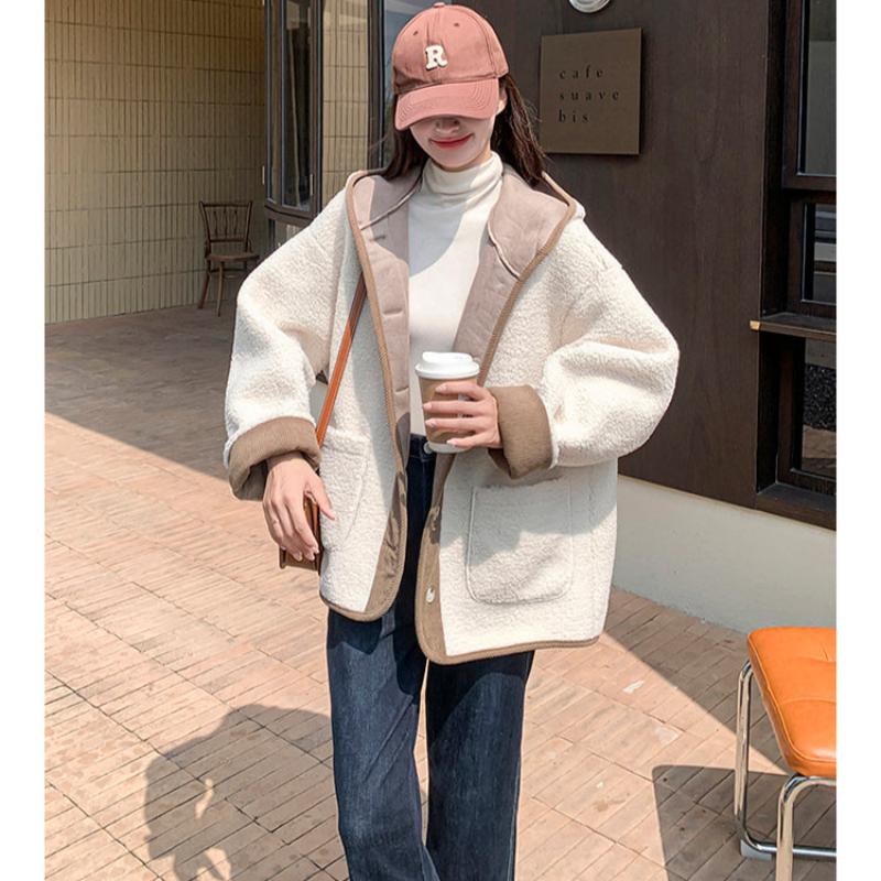 フード付きラムウールボアコート