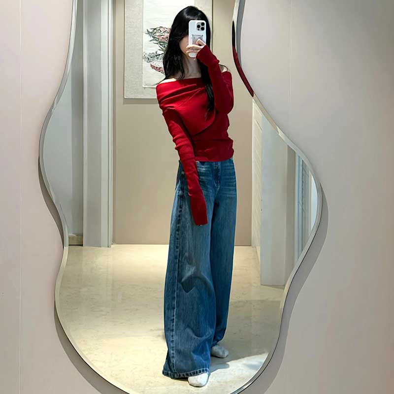 レッドオフショルダーニット