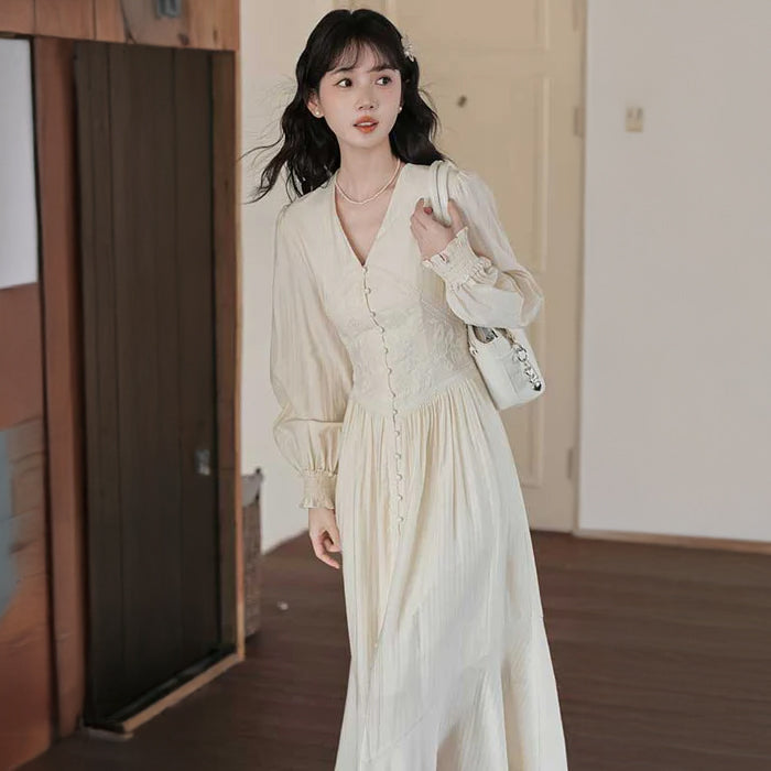 エンブロイダリーVネックワンピース