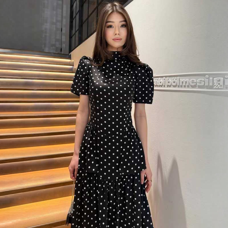 ドット柄ティアードフリルロングワンピース