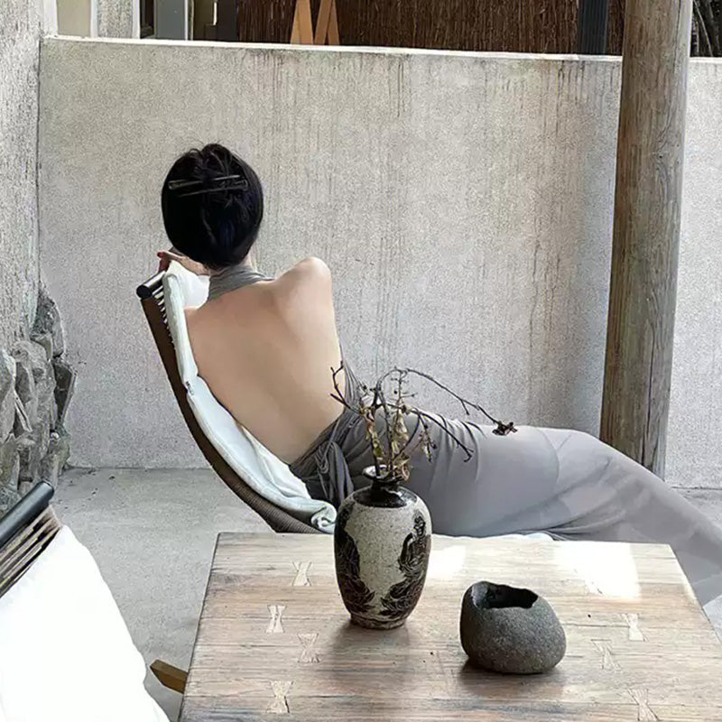 Vネックバックレスドレス
