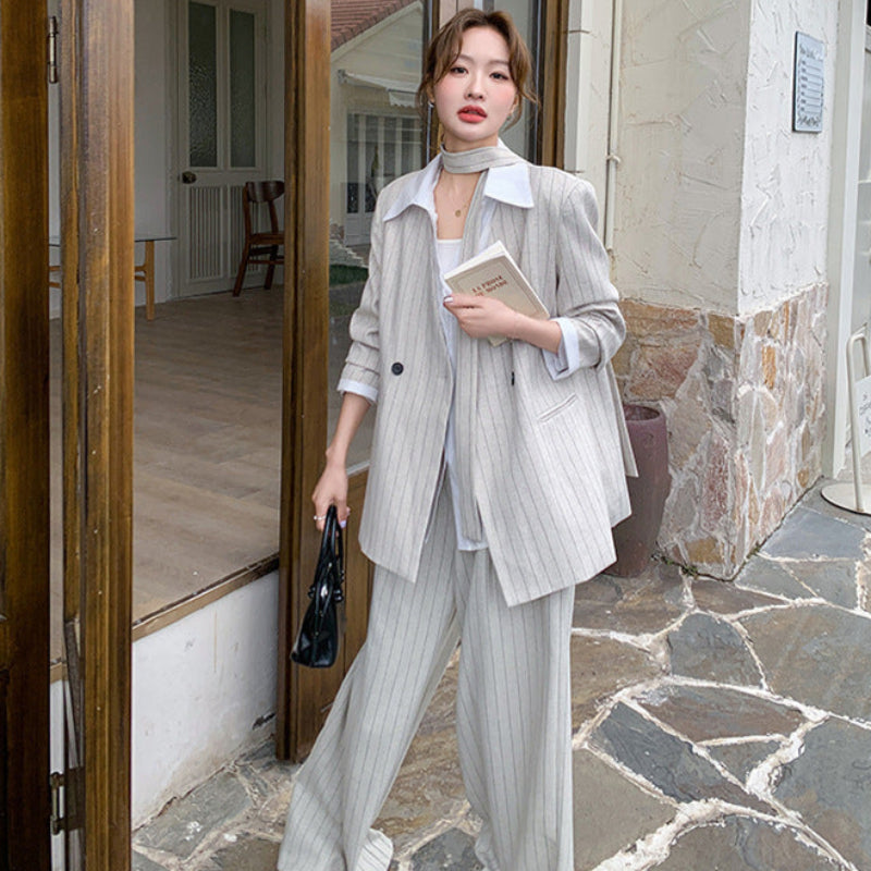ストライプジャケット×ワイドレッグパンツスーツ