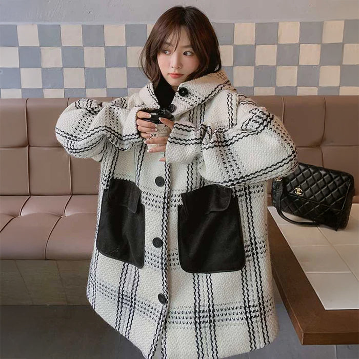 モノトーンチェックミドルコート