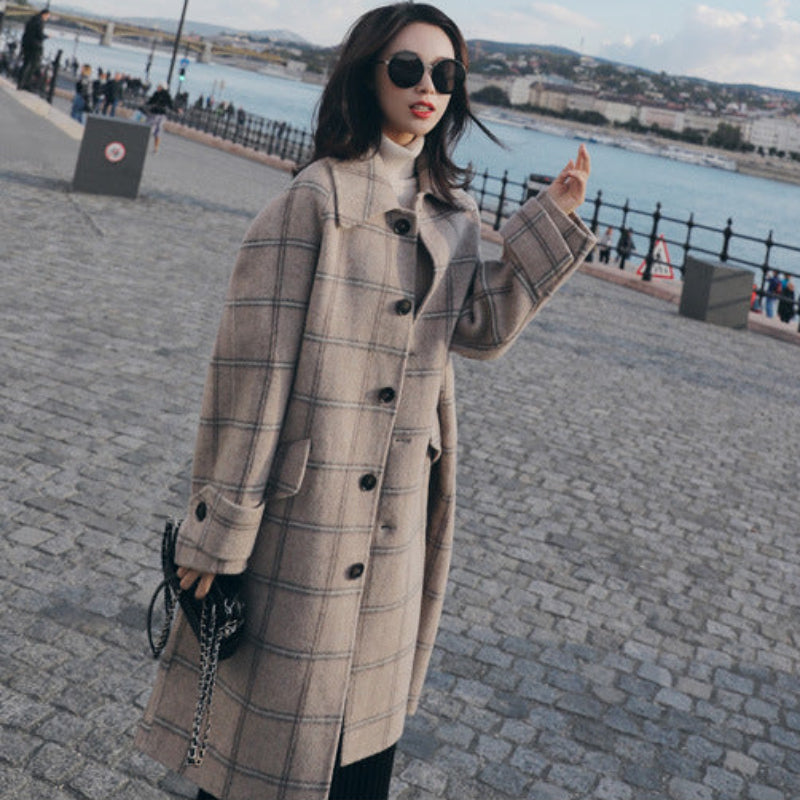 モードチェックミドル丈コート