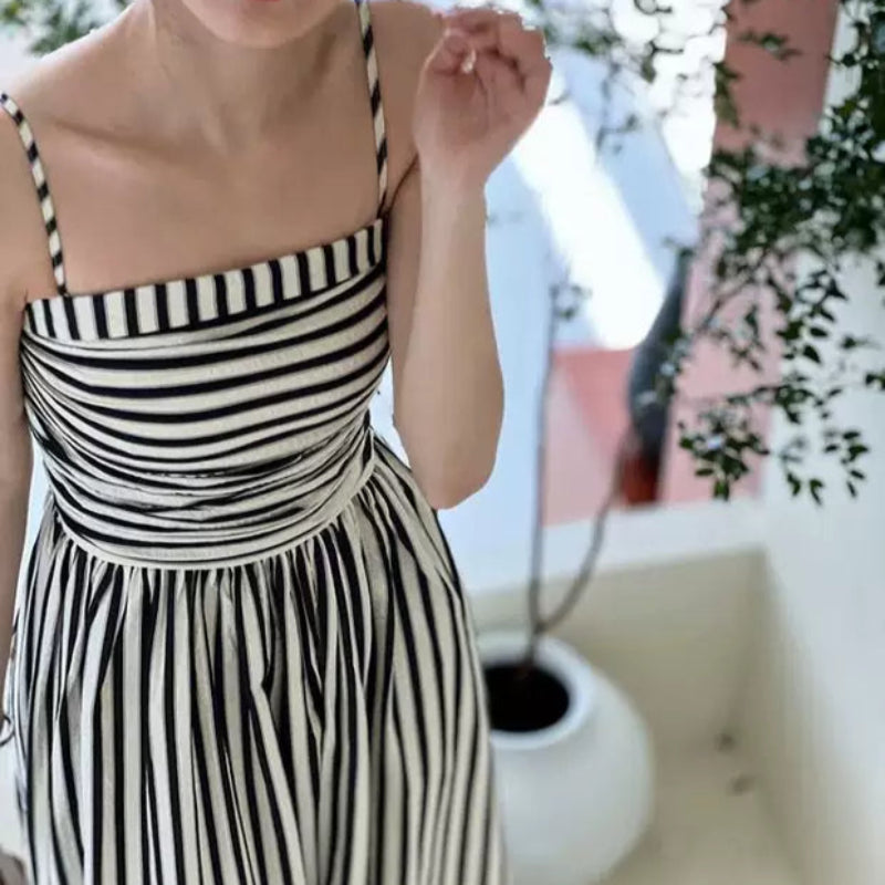 モノトーンストライプキャミソールワンピース