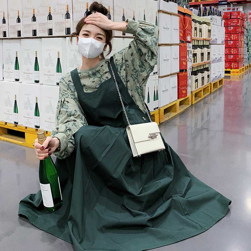 ボタニカルカットソー×サスペンダーワンピース